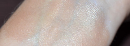 Becca Shimmering Skin Perfector Illuminator SPF 25+ Opal