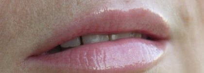 Любимый блеск Estee Lauder Pure Color Gloss Pink Kiss #27