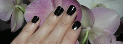 Укрощение-украшение черного лака. Essence и Aurelia