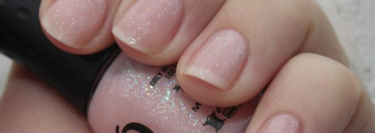 Детская неожиданность и приятный сюрприз в одном флаконе. Лак Orly Robo Romance