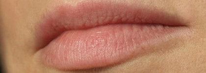 Видима-невидима - Помада Essence 50 Creamy Nude