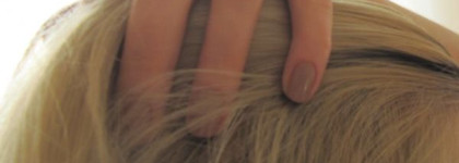 Тональник на ногтях