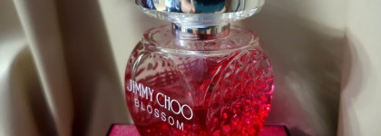 Легкомысленное лето с Jimmy Choo Blossom