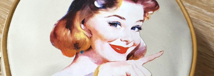 Моя косметичка Avon в стиле Pin-up для уходовой косметики в путешествиях: красивая, удобная и вместительная