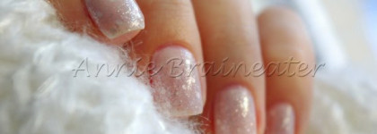 Снежный маникюр: дуэт лаков OPI и Estée Lauder