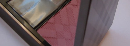 Румяна Burberry Light Glow Cameo Blush No.02