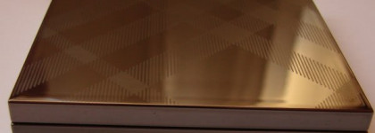 Румяна Burberry Light Glow Cameo Blush No.02