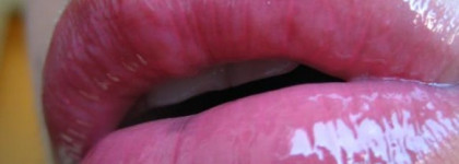 Летние бестселлеры. Часть 1. Блеск Chanel Rouge Allure Extrait De Gloss № 57 Insolence