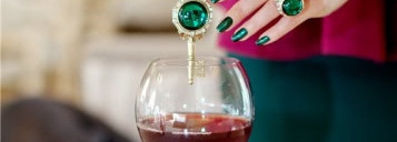 Deborah Lippmann Laughin to the Bank. Магия изумрудного