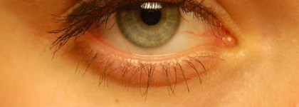 Смываемся! Средства для снятия макияжа с глаз: Bioderma Sensibio H2O Micelle Solution против Estee Lauder Gentle Eye Makeup Remover