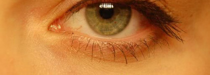 Смываемся! Средства для снятия макияжа с глаз: Bioderma Sensibio H2O Micelle Solution против Estee Lauder Gentle Eye Makeup Remover