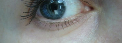 Три штучки для макияжа