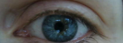 Три штучки для макияжа