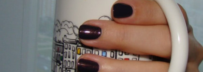 Estee Lauder Pure Color Nail Laquer в оттенке C5 Molten Lava