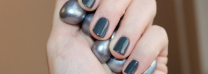 Estee Lauder Pure Color Nail Lacquer Caviar