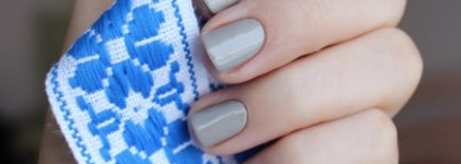 Deborah Lippmann Waking Up in Vegas & Essie Master Plan