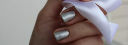 Estee Lauder Pure Color Nail Lacquer 19 Oyster Cult