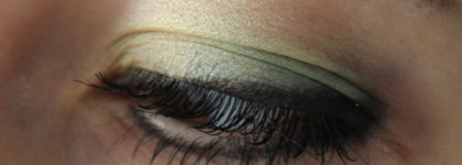 Shiseido Luminizing Satin Eye Color Trio GR 716 Vinyl