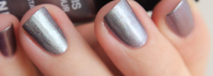 Chanel Le Vernis Nail Colour Sweet Star