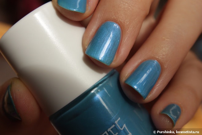 Uslu Airlines Nail Polish SUN & LOU