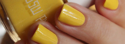 Uslu Airlines Nail Polish SUN & LOU