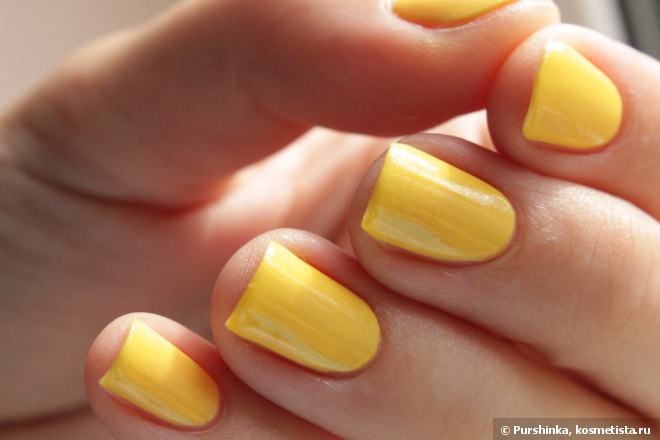 Uslu Airlines Nail Polish SUN & LOU