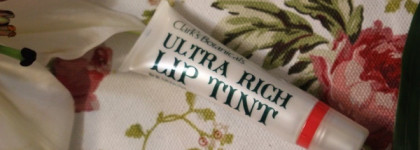 Крылья, ноги, главное - губы