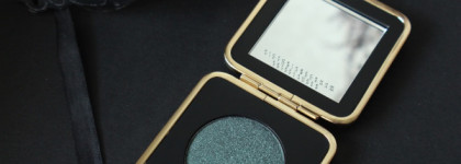 Estee Lauder x Victoria Beckham Eye Metals Eyeshdow 02 Charred Emerald