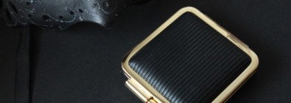 Estee Lauder x Victoria Beckham Eye Metals Eyeshdow 02 Charred Emerald