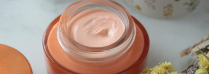 Clarins Extra-Firming Energy Radiance-Boosting Wrinkle-Control Day Cream