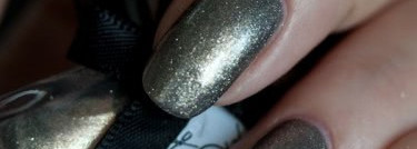 Необычный серый Ciate Glametal 087