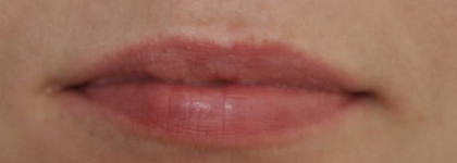 На шаг ближе к лету с Guerlain Rouge G Serie Noire Jewel Lipstick compact оттенок 71 Rose Desir