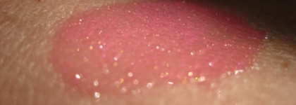 Блеск для губ Delicious Light Glistening Lip Gloss - #315 Taffy от Calvin Klein