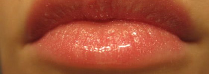 Ухаживающий блеск для губ Lumene Wild Rose Lip Gloss SPF 15 # 4