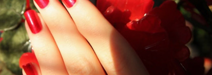 Кровавая Мэри с O.p.i Danke Shiny Red (NL G14)