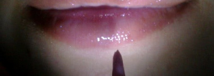 Блеск для губ от Gosh Light'n Shine Lip Glaze №04