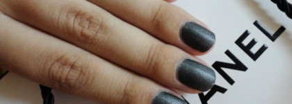 Эффект замши с O.P.I Suzi Skis In The Pyrenees Suede (NN E 47)