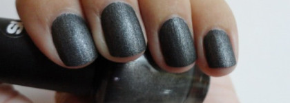 Эффект замши с O.P.I Suzi Skis In The Pyrenees Suede (NN E 47)