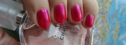 Малютки O.P.I Be a Dahlia Won't You? (NL S40) и O.P.I Yodel Me On My Cell (NL Z20)