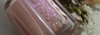 Essie №40 Demeure Vixen