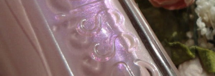 Essie №40 Demeure Vixen