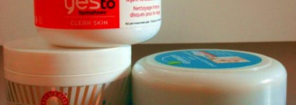 В помощь путешествующим : очищающие диски Garnier, Yes to.., First Aid Beauty