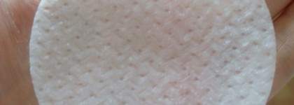 В помощь путешествующим : очищающие диски Garnier, Yes to.., First Aid Beauty