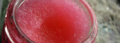 Сладкий спасатель для губ Lush Bubble gum Lip scrub