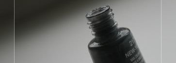 Серые кардиналы: Mavala 217 New-York (Нью-Йорк),  Mavala 152 Mauve Cendre( Блестящая мальва) и Alessandro  858 Dusty Purple (Пыльный фиолетовый)