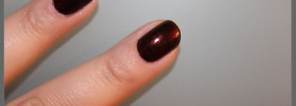 Лаки коричнево-бордовых оттенков с золотом от Divage и Alessandro. Вечерний шик