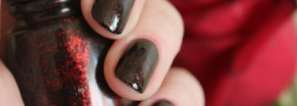 Легендарный лак China Glaze Lubu Heels (Каблуки Лабутена) и попытка воссоздания оного от Essence - Ballerina Backstage: nail polish № 05 grand-plié in black