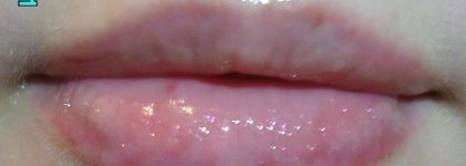 Мой спасатель для губ Yves Rocher Culture Bio восстанавлявающий био-бальзам для губ