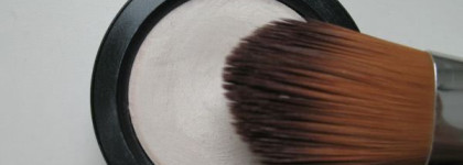 Лунный свет на моем лице от Cream color base от M.A.C