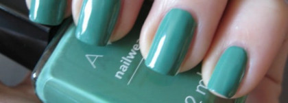 Цвет морской волны и самоцветы